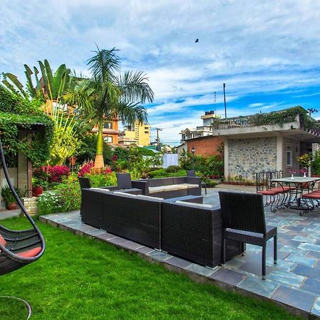 Da Yatra Courtyard Hotel Pokhara Luaran gambar