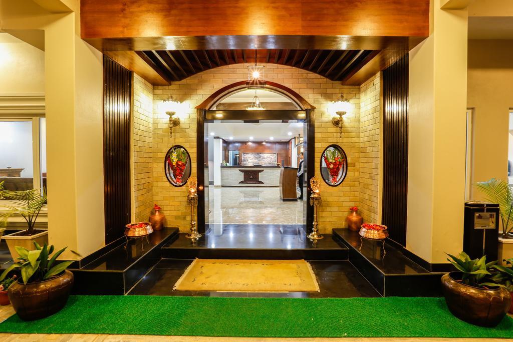 Da Yatra Courtyard Hotel Pokhara Luaran gambar