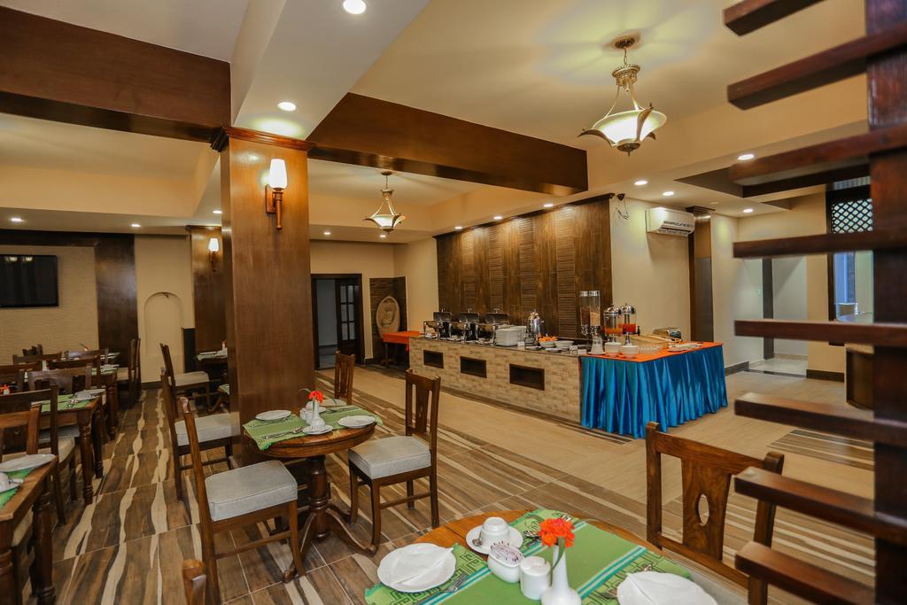 Da Yatra Courtyard Hotel Pokhara Luaran gambar