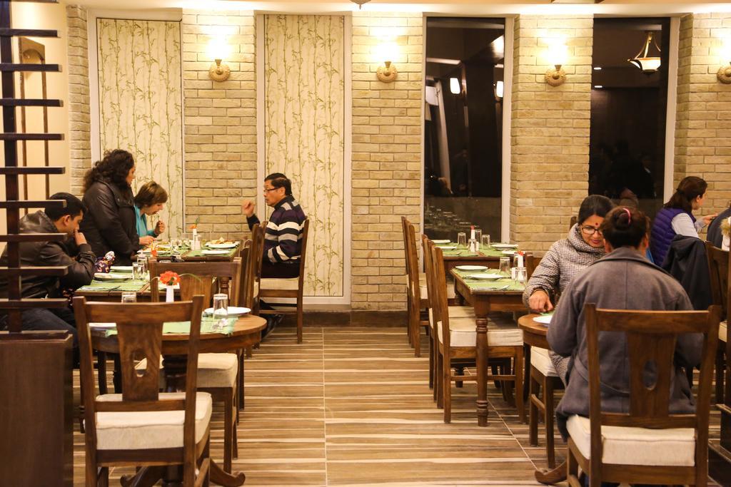 Da Yatra Courtyard Hotel Pokhara Luaran gambar