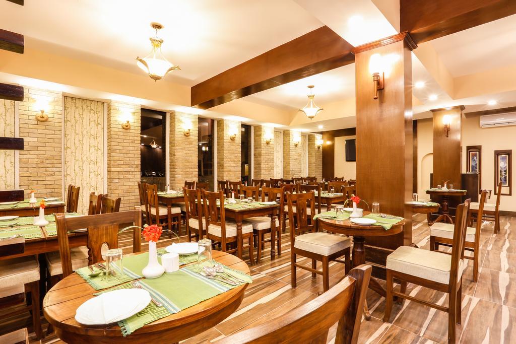Da Yatra Courtyard Hotel Pokhara Luaran gambar