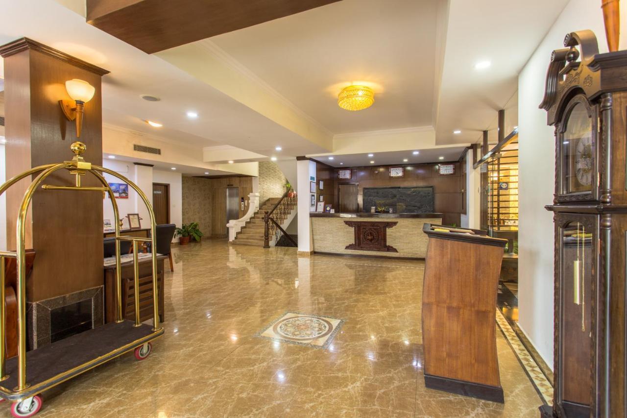 Da Yatra Courtyard Hotel Pokhara Luaran gambar