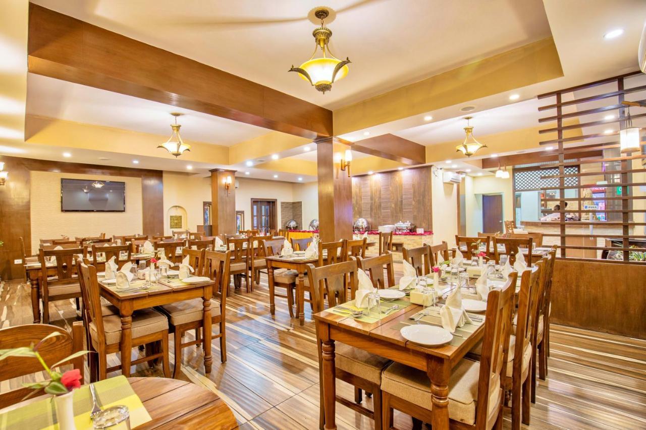 Da Yatra Courtyard Hotel Pokhara Luaran gambar