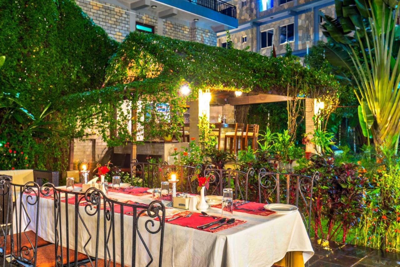 Da Yatra Courtyard Hotel Pokhara Luaran gambar