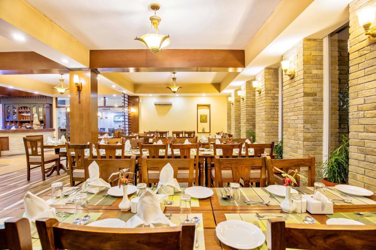 Da Yatra Courtyard Hotel Pokhara Luaran gambar