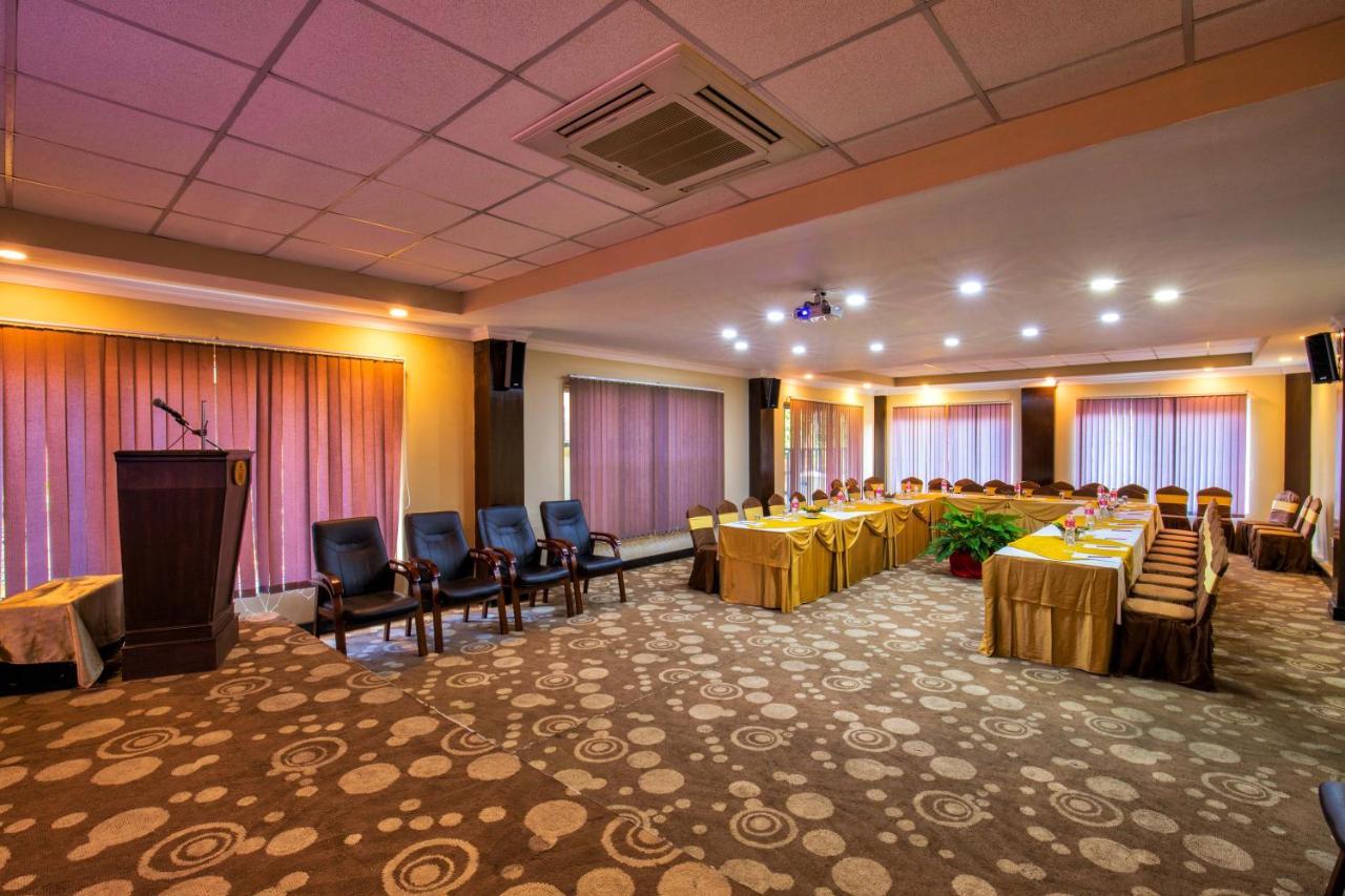 Da Yatra Courtyard Hotel Pokhara Luaran gambar