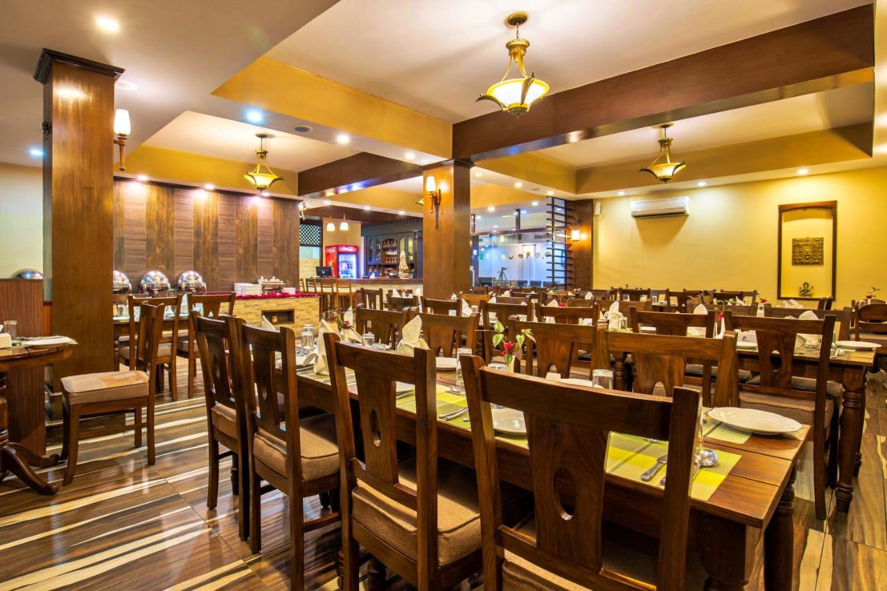 Da Yatra Courtyard Hotel Pokhara Luaran gambar