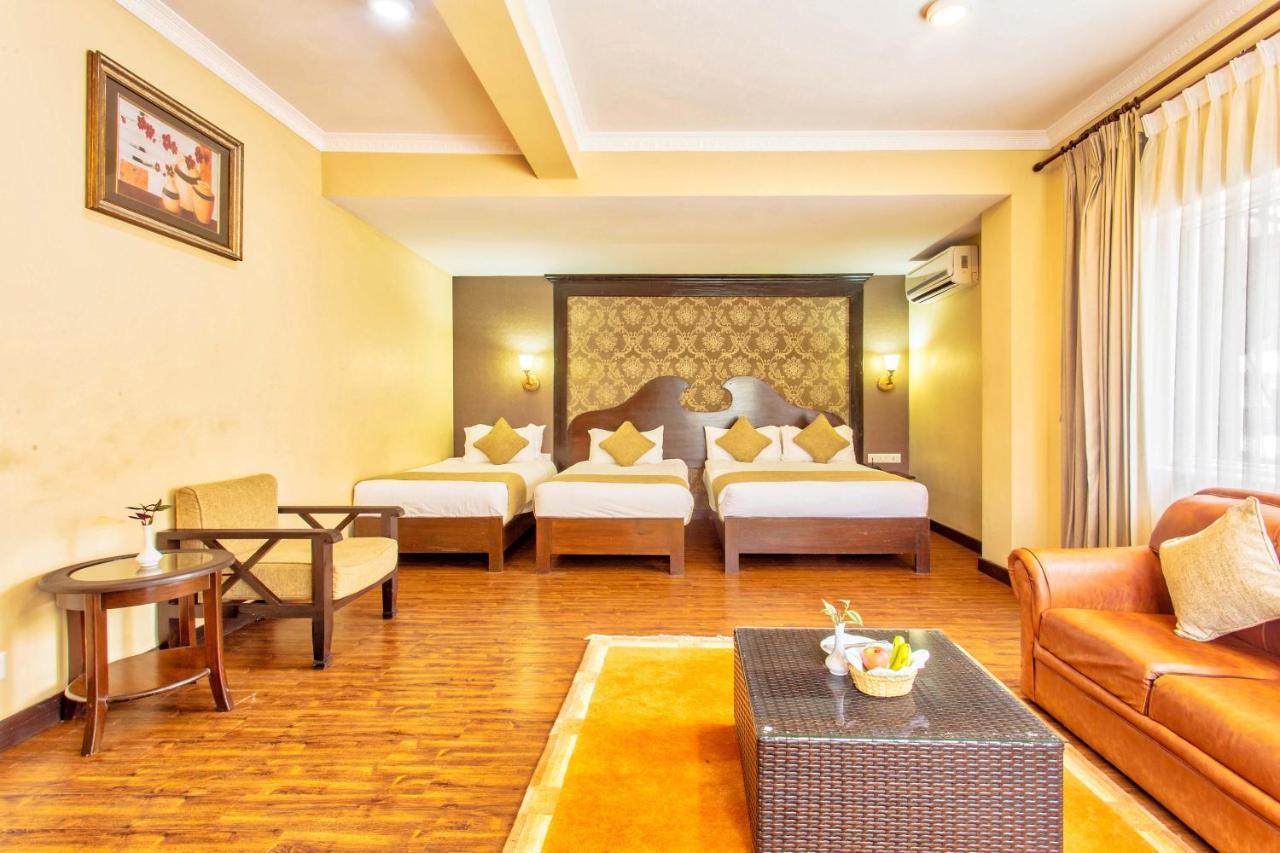 Da Yatra Courtyard Hotel Pokhara Luaran gambar