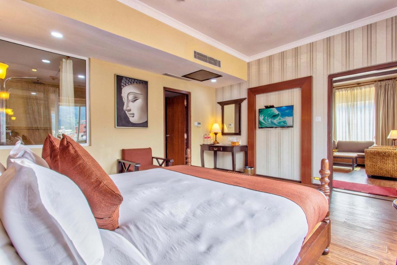 Da Yatra Courtyard Hotel Pokhara Luaran gambar